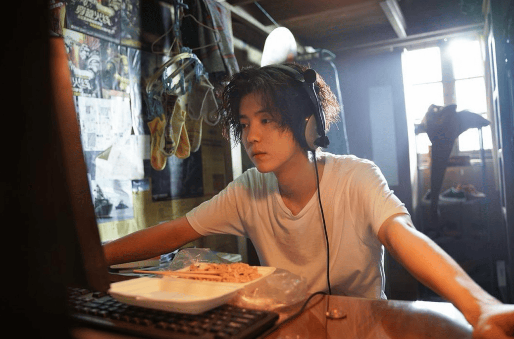 年轻人用“小赚”行业局部退休开元棋牌上门带娃、居家美甲(图7)