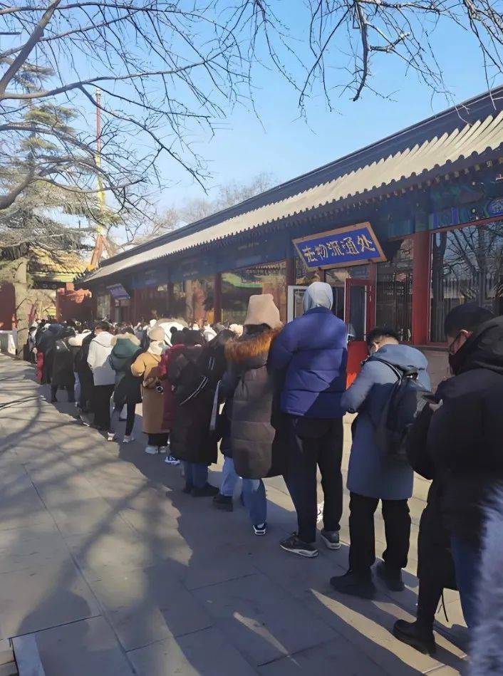 年轻人用“小赚”行业局部退休开元棋牌上门带娃、居家美甲(图9)
