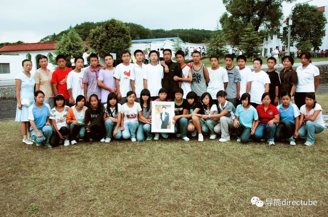 7周年跟随15部纪录片回望开元棋牌网站512大地震1(图3)
