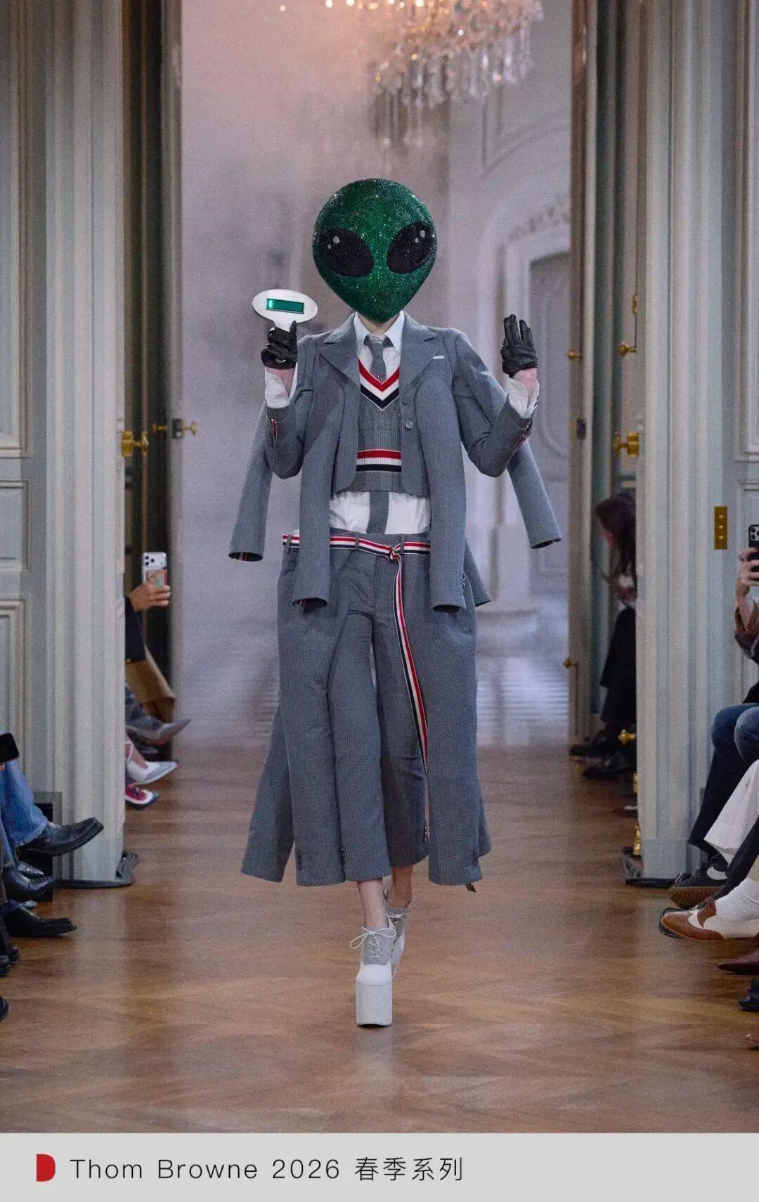 6 春夏巴黎时装周：谁在逼近国际舞台中心？开元棋牌试玩WWD LIVE 直击 202(图5)