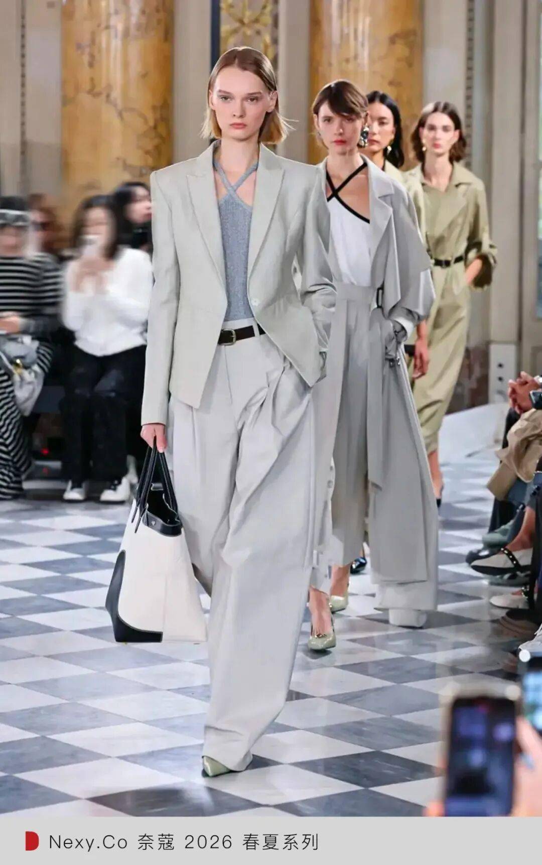 6 春夏巴黎时装周：谁在逼近国际舞台中心？开元棋牌试玩WWD LIVE 直击 202(图12)