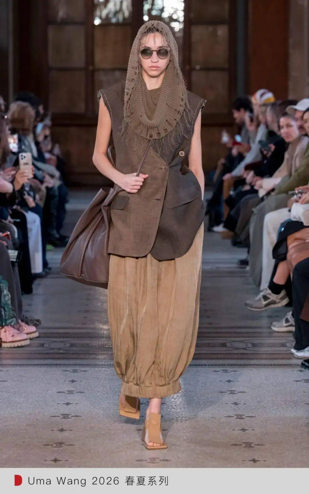 6 春夏巴黎时装周：谁在逼近国际舞台中心？开元棋牌试玩WWD LIVE 直击 202(图20)